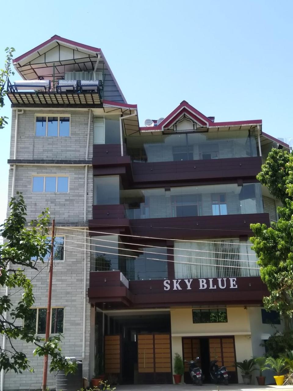 Hotel Sky Bule & Restaurant Khās Nagrota エクステリア 写真