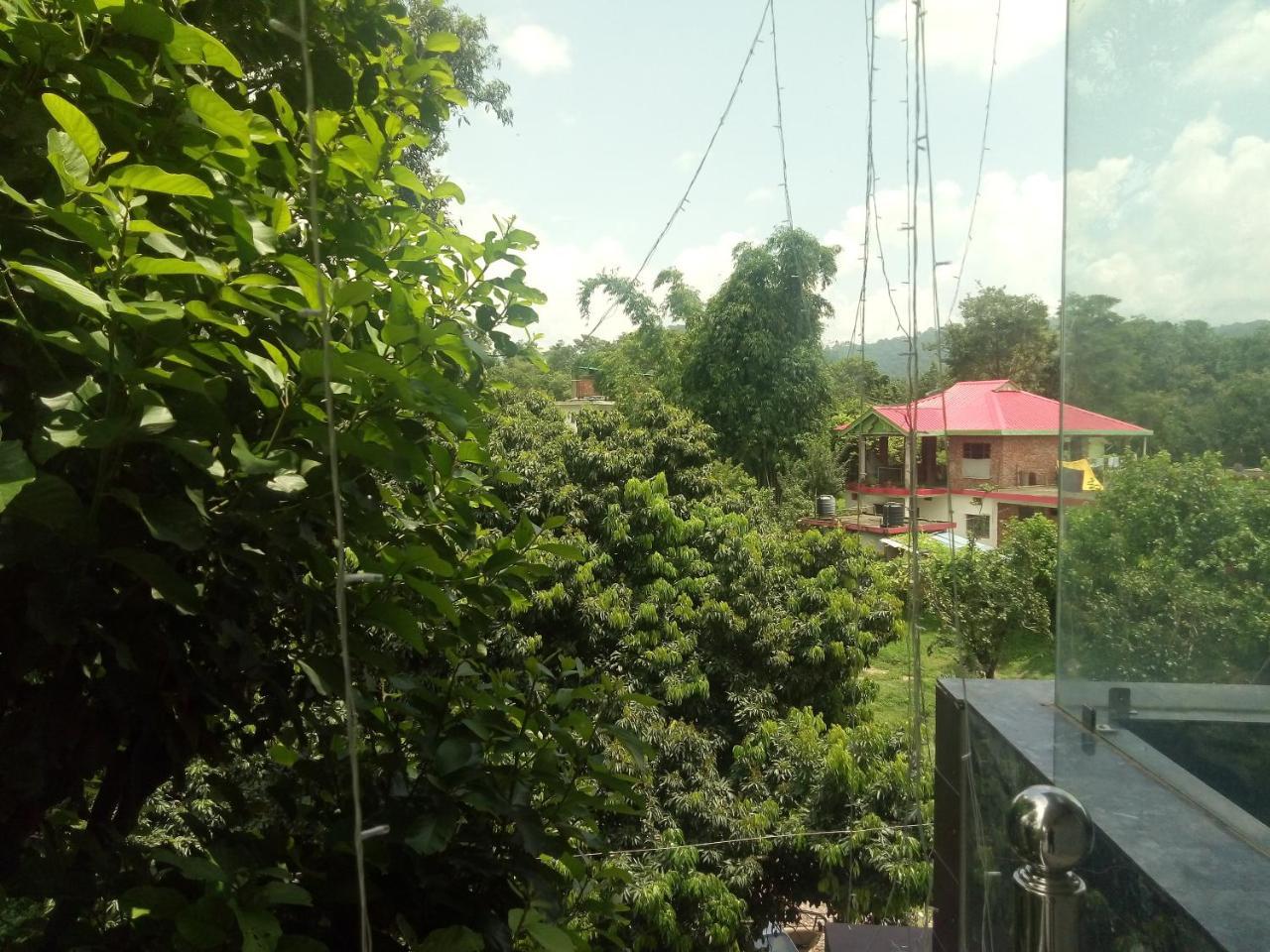 Hotel Sky Bule & Restaurant Khās Nagrota エクステリア 写真